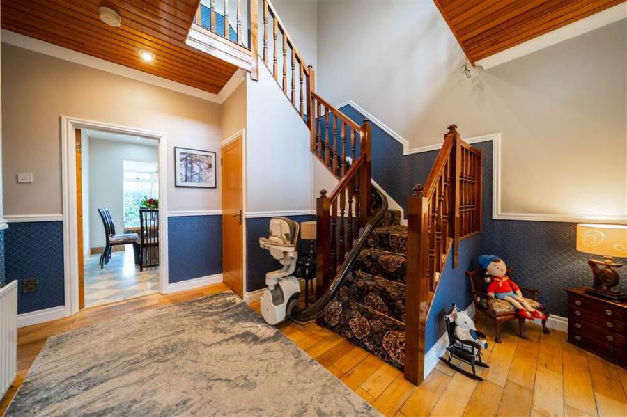 42 Cleland Park North