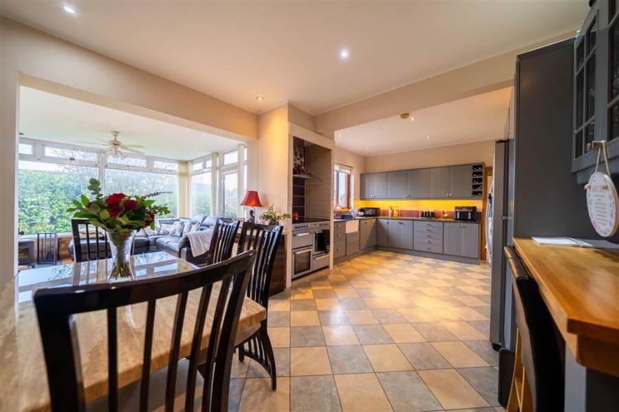 42 Cleland Park North