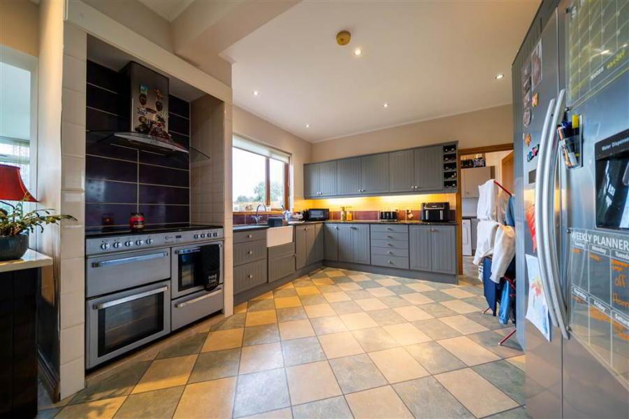 42 Cleland Park North