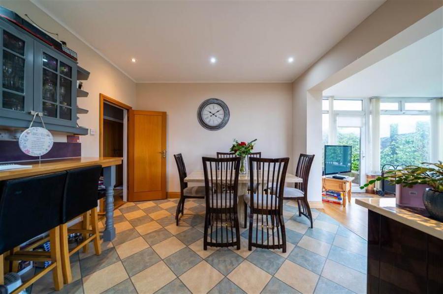 42 Cleland Park North