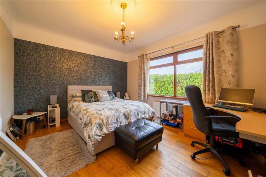 42 Cleland Park North