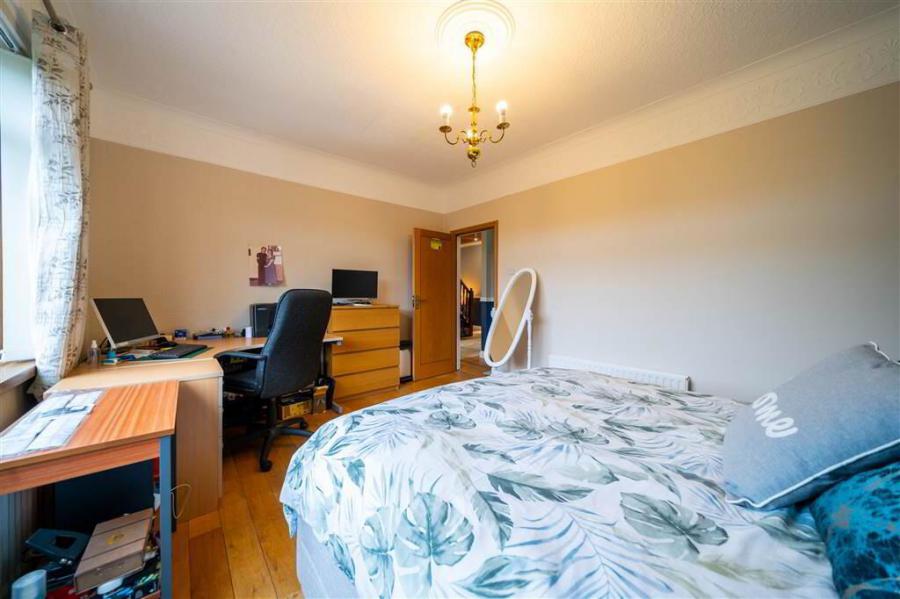 42 Cleland Park North