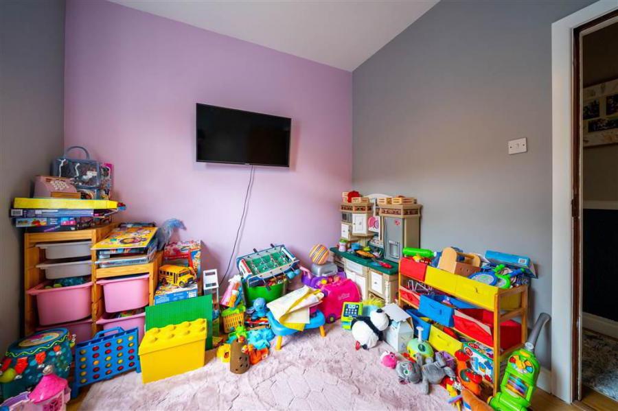 42 Cleland Park North