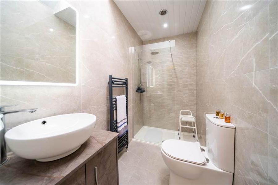 42 Cleland Park North