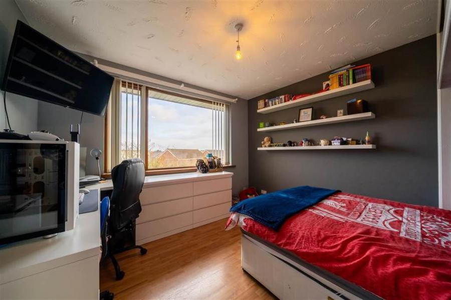 42 Cleland Park North