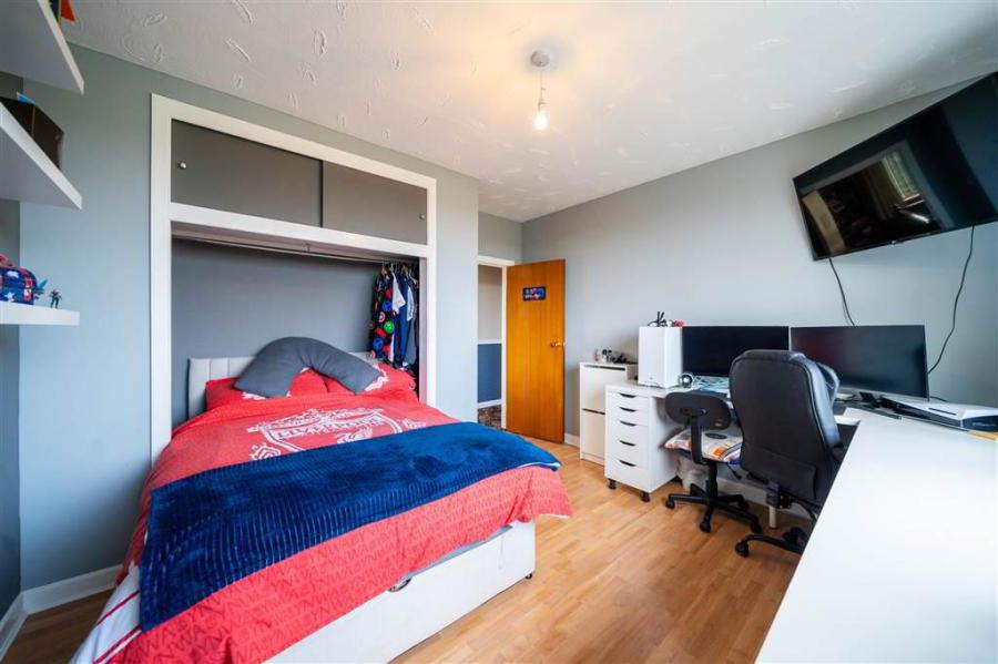 42 Cleland Park North