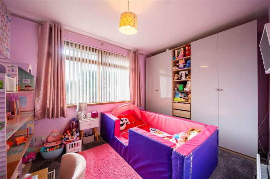 42 Cleland Park North