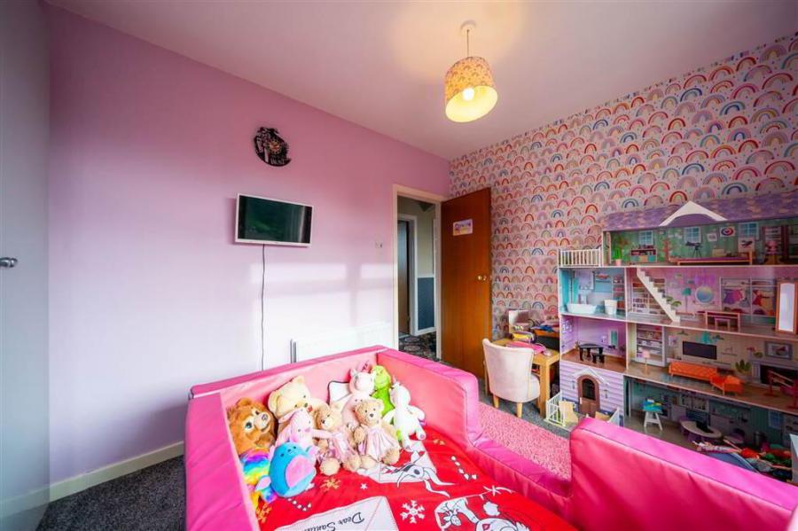 42 Cleland Park North