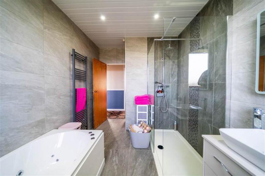 42 Cleland Park North