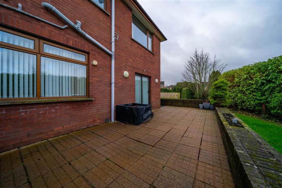 42 Cleland Park North