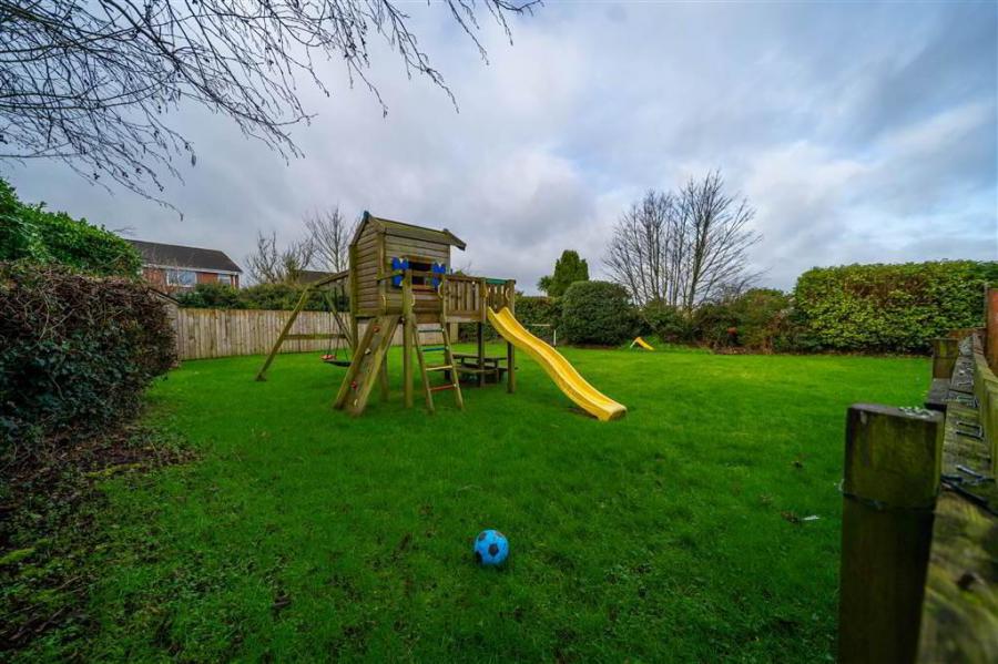 42 Cleland Park North