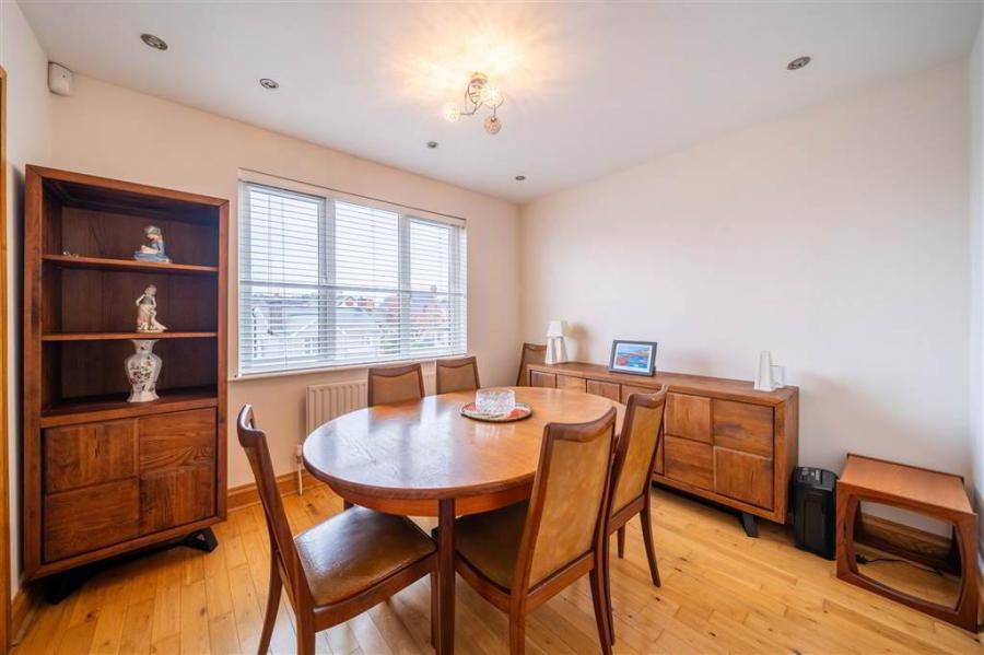 9- 4 Princetown Avenue