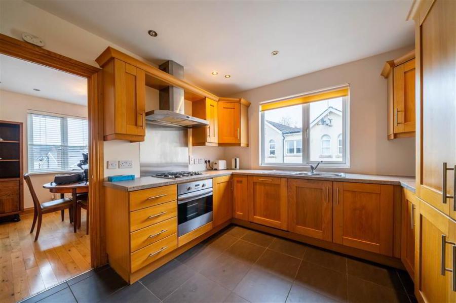 9- 4 Princetown Avenue