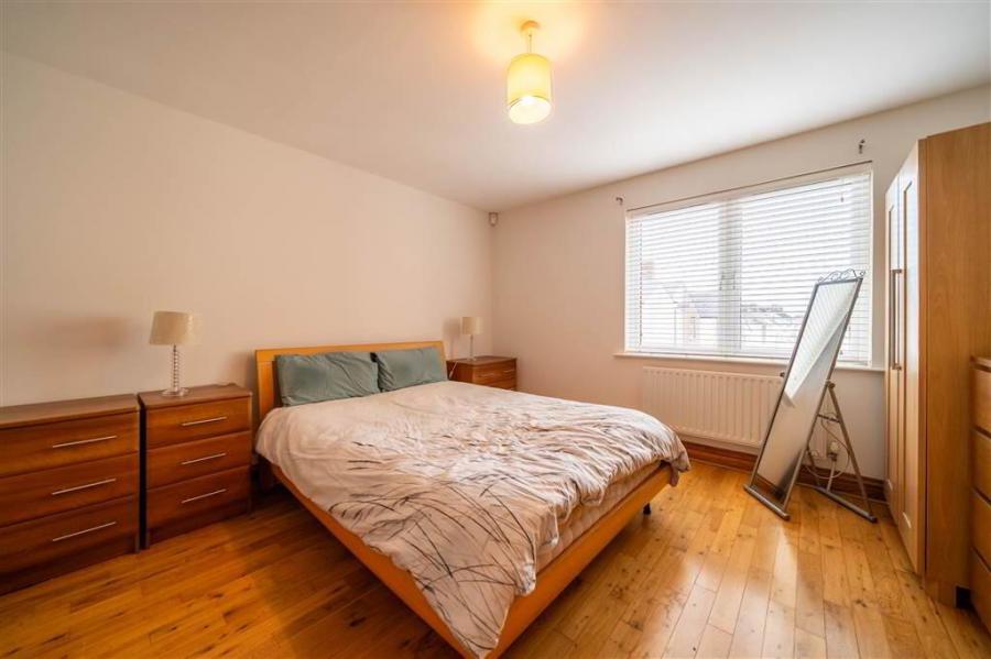 9- 4 Princetown Avenue