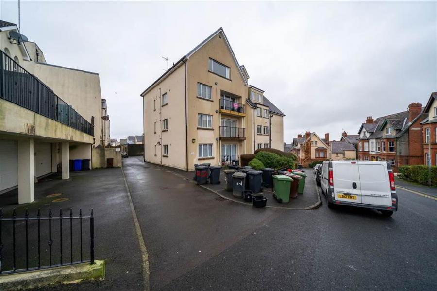 9- 4 Princetown Avenue