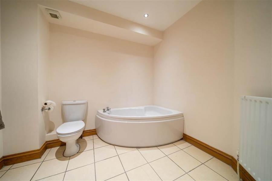 9- 4 Princetown Avenue