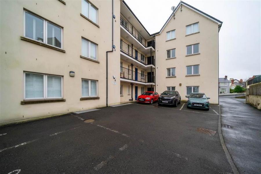 9- 4 Princetown Avenue