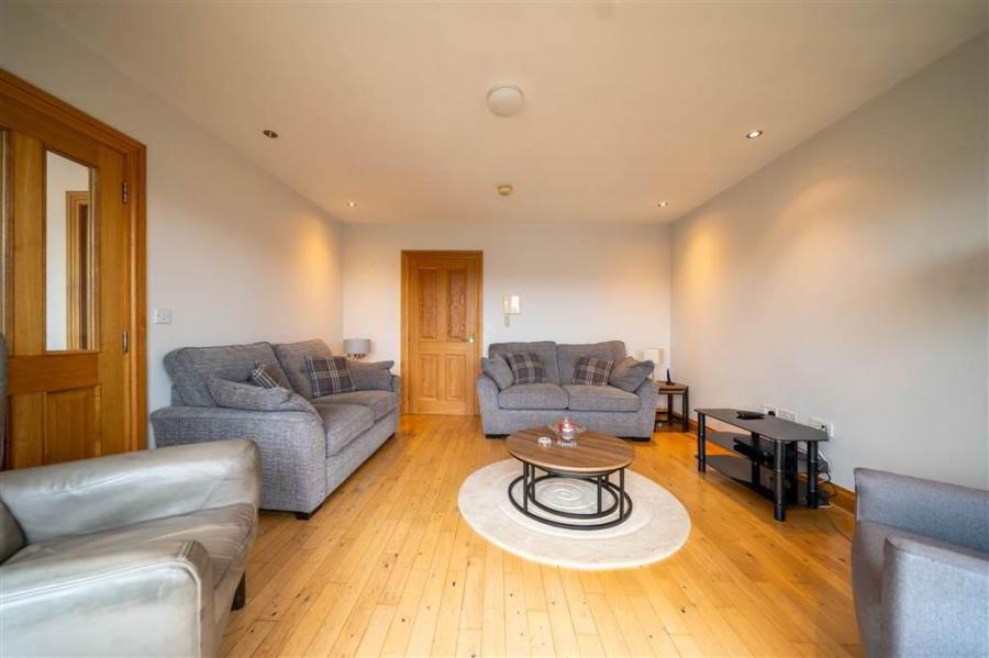 9- 4 Princetown Avenue