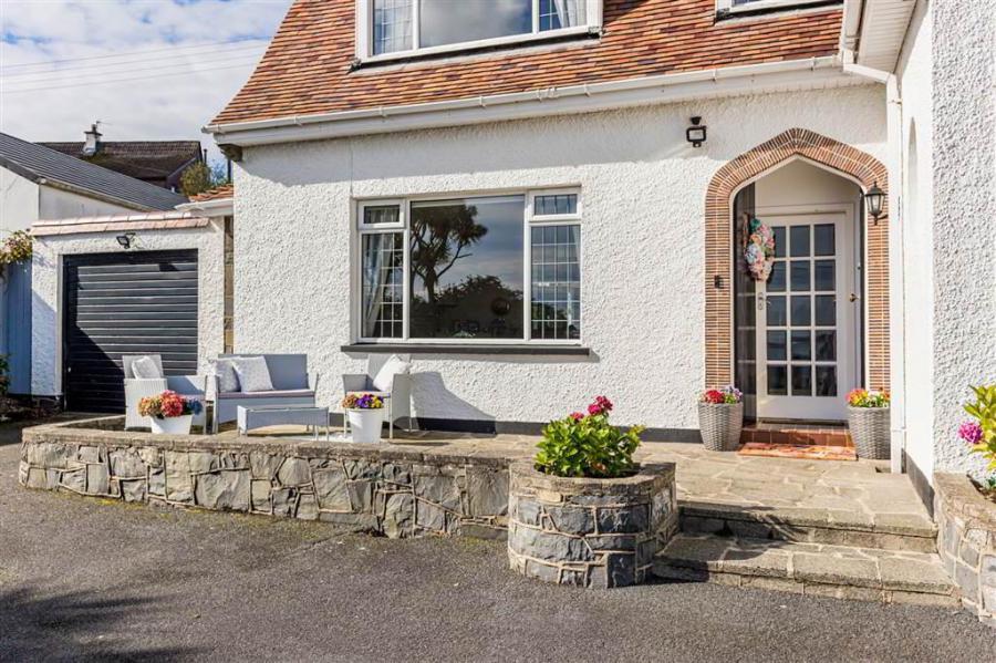 Ayresfield, 158 Warren Road