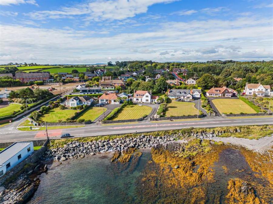 Ayresfield, 158 Warren Road