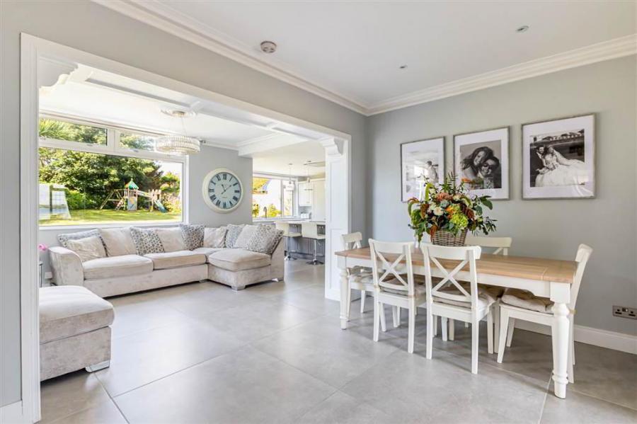 Ayresfield, 158 Warren Road