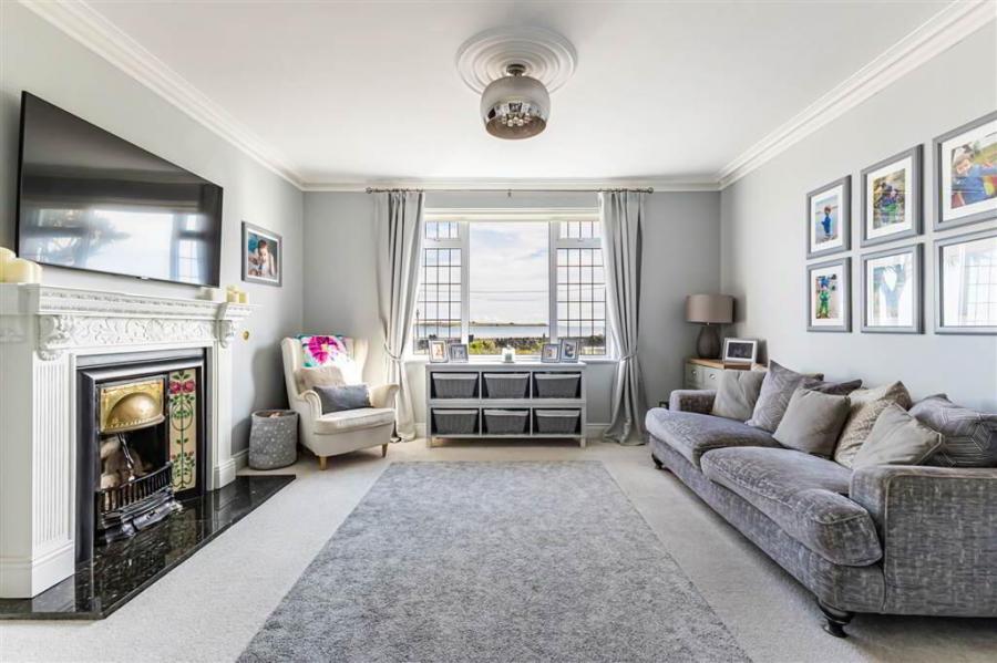 Ayresfield, 158 Warren Road