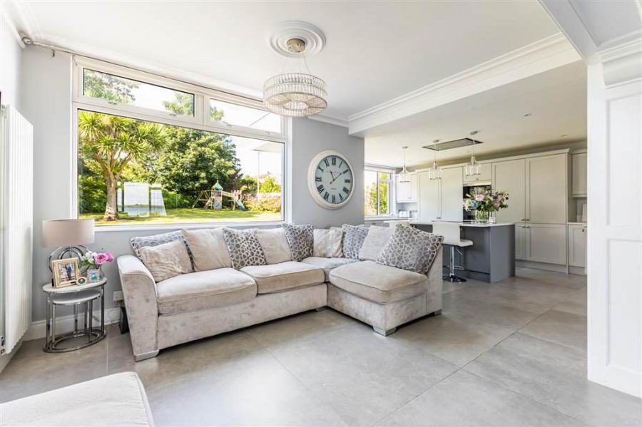 Ayresfield, 158 Warren Road