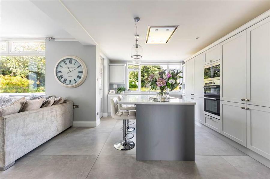 Ayresfield, 158 Warren Road