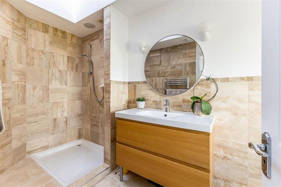 Ayresfield, 158 Warren Road