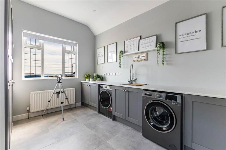 Ayresfield, 158 Warren Road