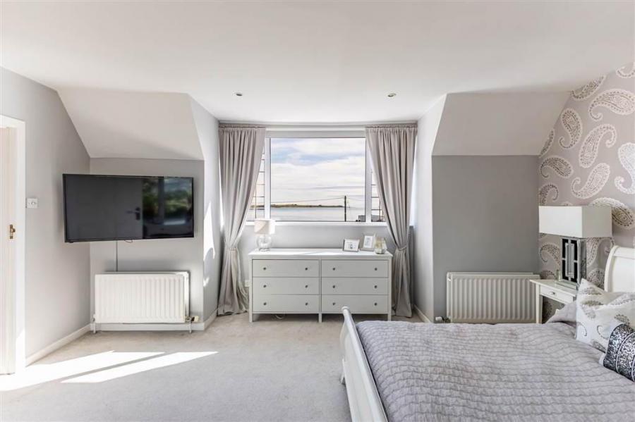 Ayresfield, 158 Warren Road