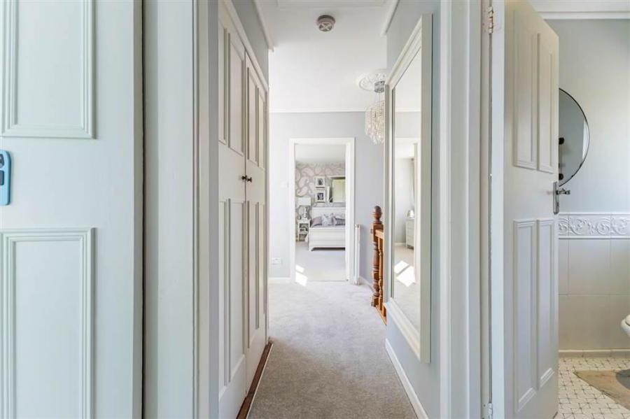 Ayresfield, 158 Warren Road