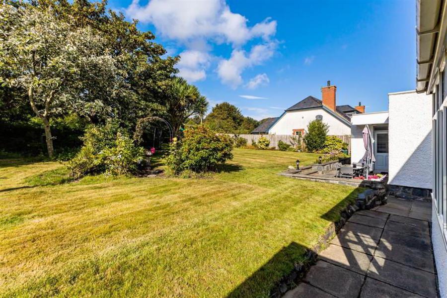 Ayresfield, 158 Warren Road