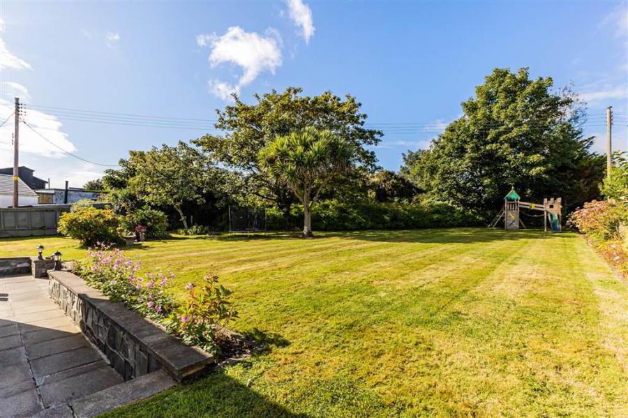 Ayresfield, 158 Warren Road