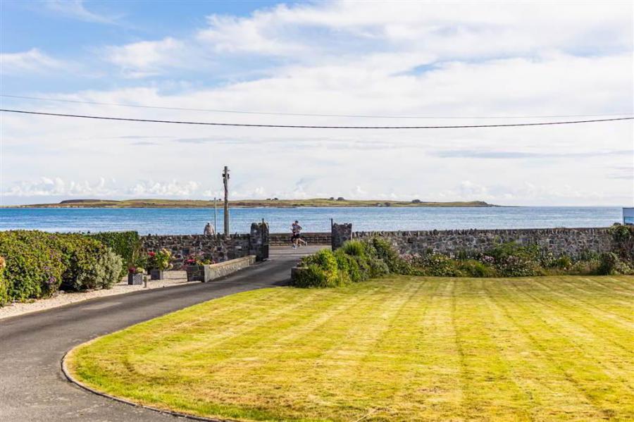 Ayresfield, 158 Warren Road