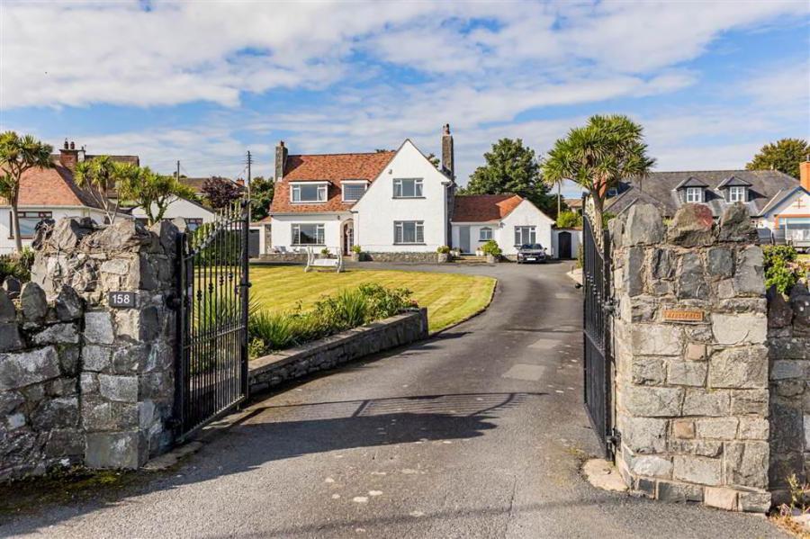 Ayresfield, 158 Warren Road