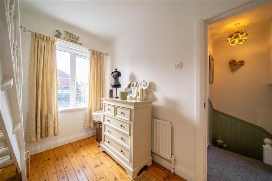 56 Grovehill Gardens