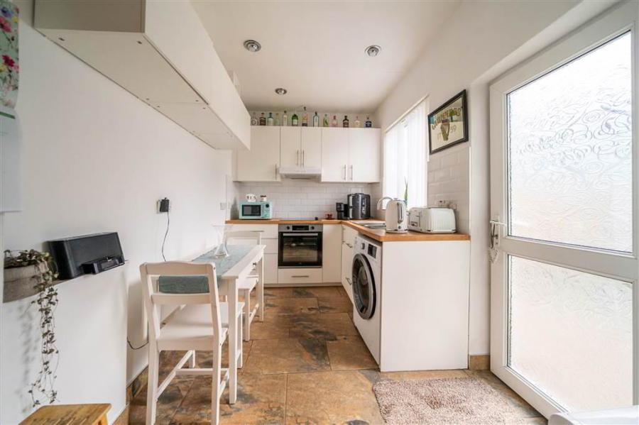 56 Grovehill Gardens