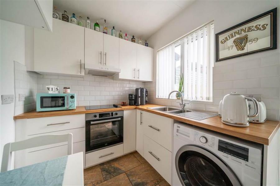 56 Grovehill Gardens