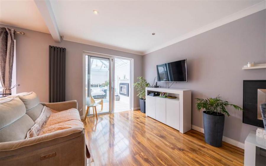 9 Woodvale Gardens