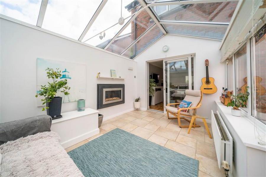 9 Woodvale Gardens