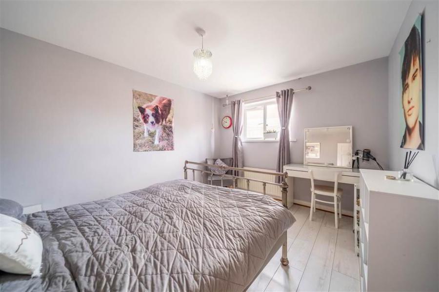 9 Woodvale Gardens
