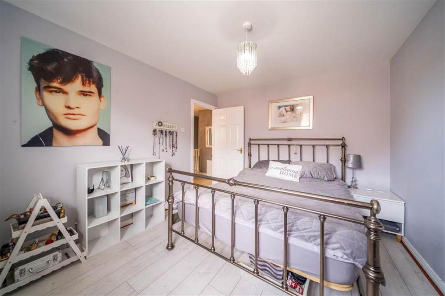 9 Woodvale Gardens