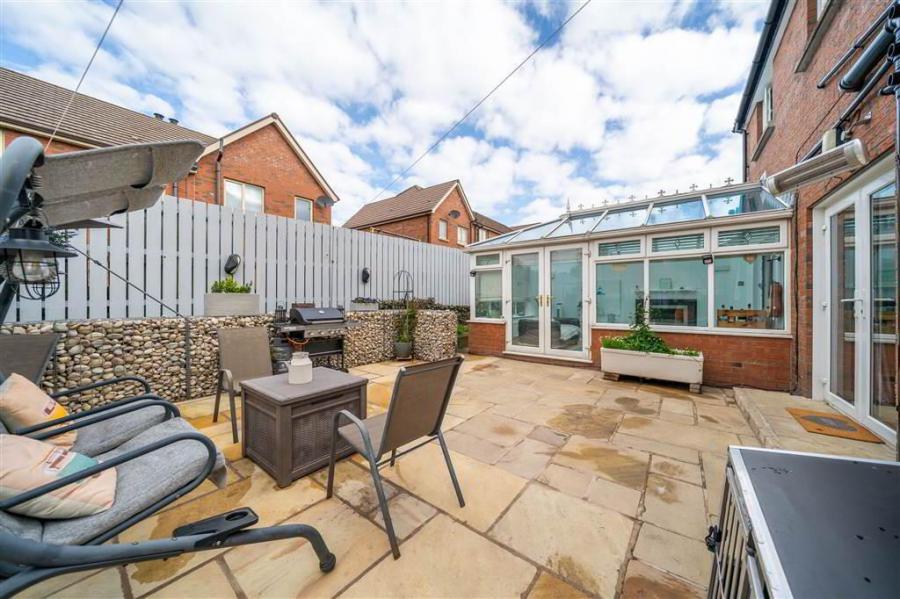 9 Woodvale Gardens