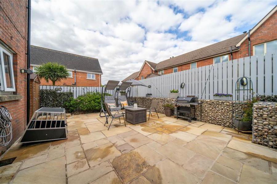9 Woodvale Gardens