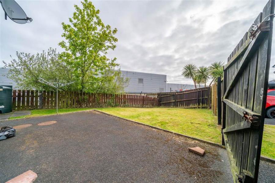 52 Meadowvale Crescent