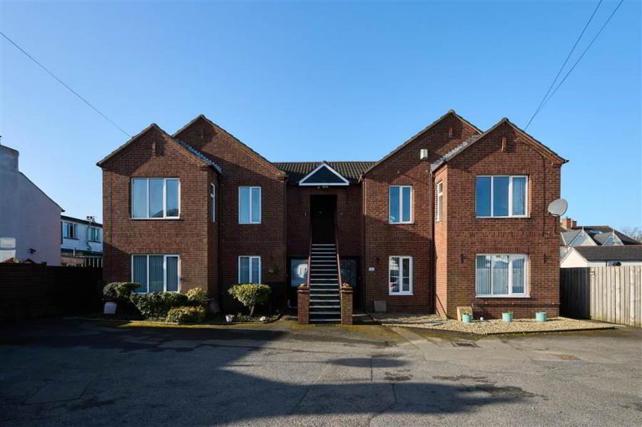 2 Waverley Court