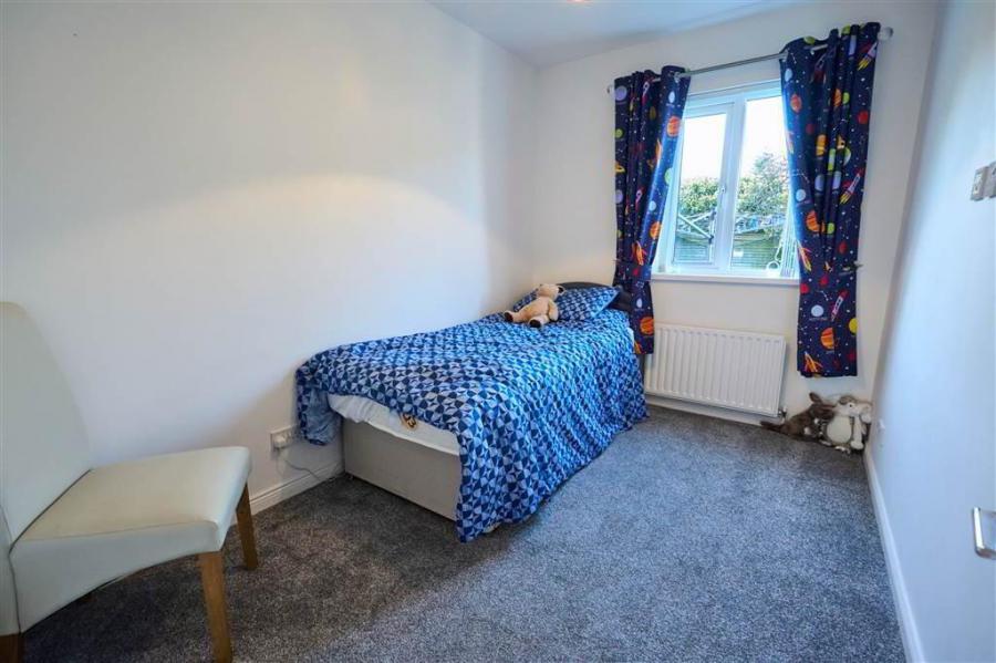 2 Waverley Court
