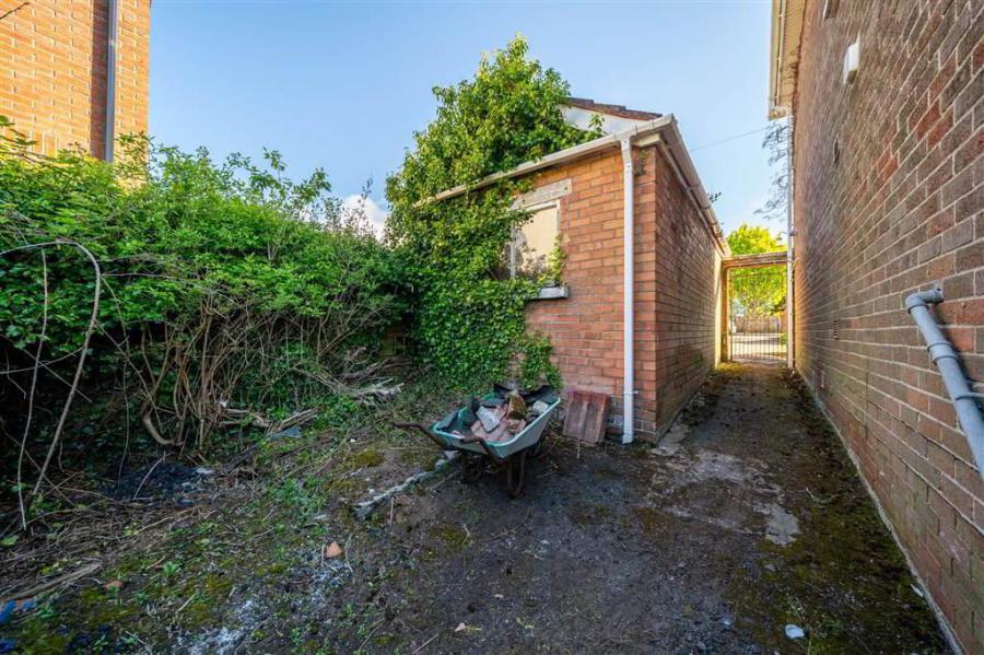 31 Westburn Crescent