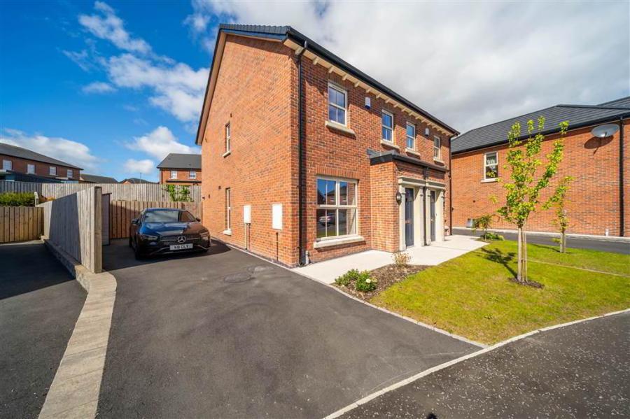 23 Helens Wood Crescent